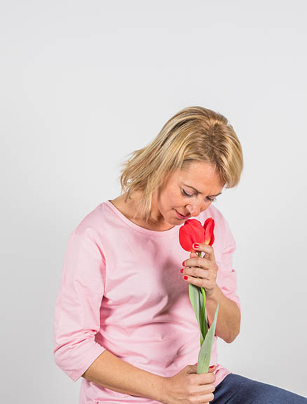 Menopoz Döneminde Kemik Erimesi Riskini Azaltmak İçin Hangi Besinleri Tüketmelisiniz?